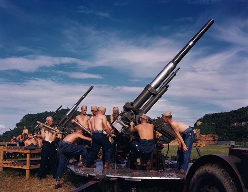 Unique photos of the 1940s in color codes. Unique photos of the 1940s in color codes.