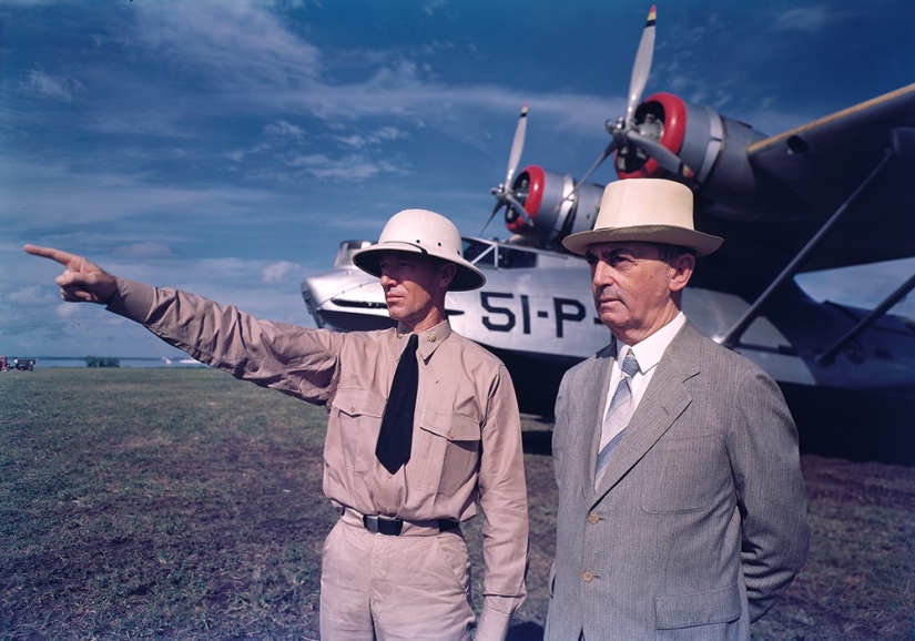 Unique photos of the 1940s in color codes. Unique photos of the 1940s in color codes.