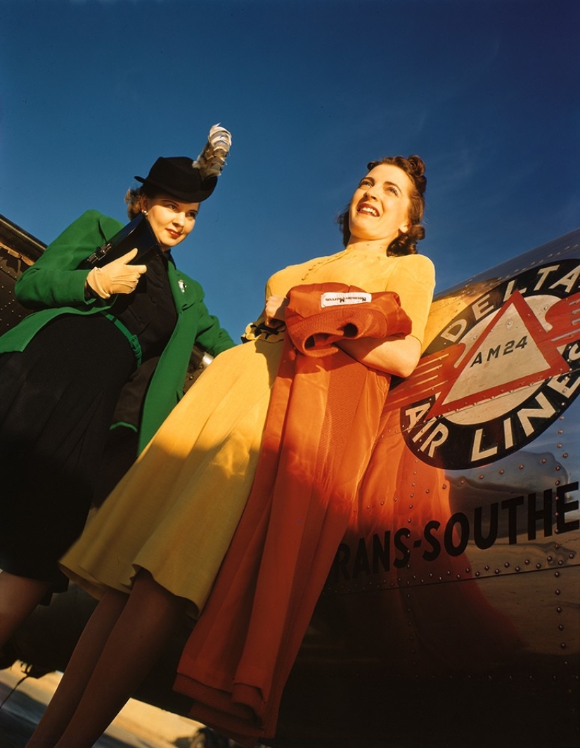 Unique photos of the 1940s in color codes. Unique photos of the 1940s in color codes.