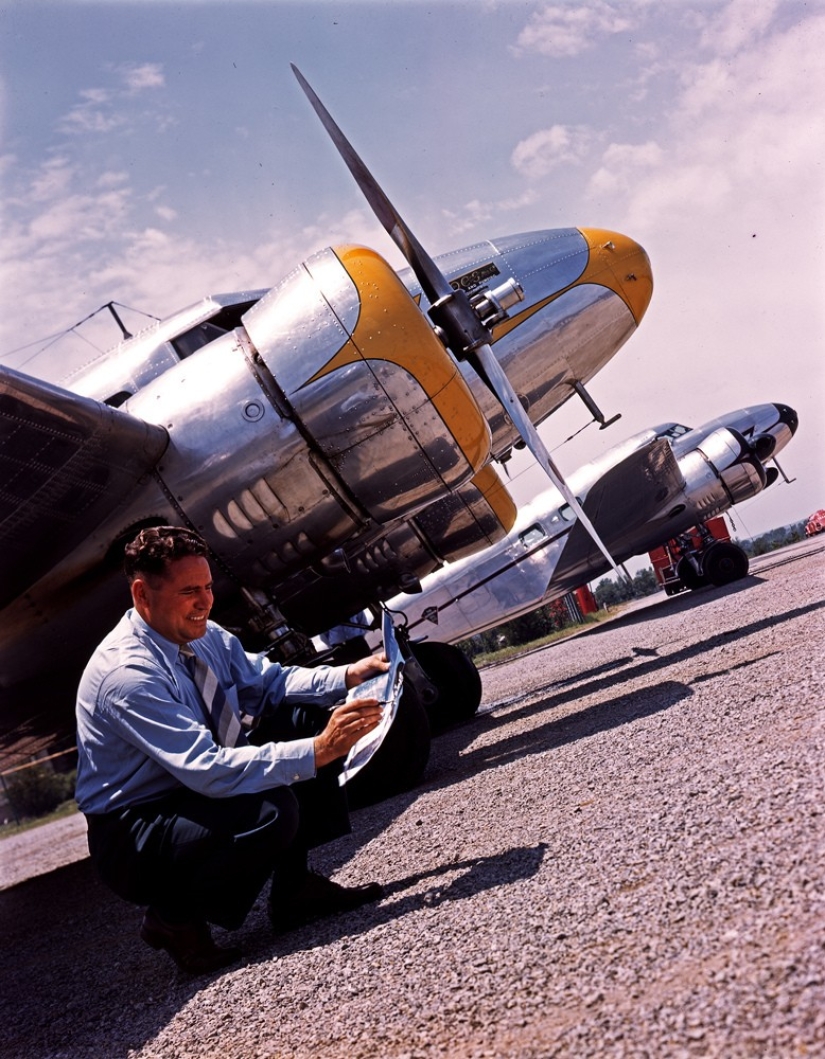 Unique photos of the 1940s in color codes. Unique photos of the 1940s in color codes.