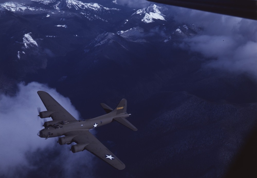 Unique photos of the 1940s in color codes. Unique photos of the 1940s in color codes.