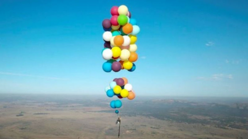 Up! The Briton flew 25 kilometers on balloons