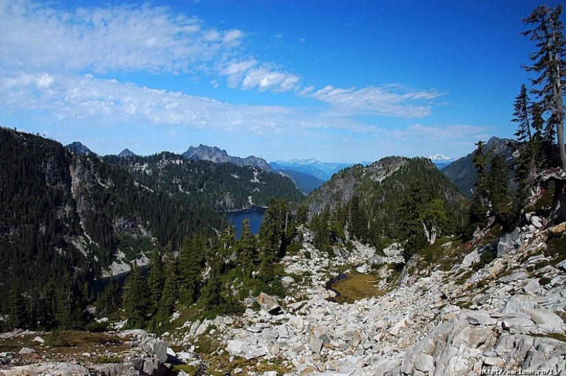 USA: Lakes and Waterfalls of the Foss River Valley USA: Lakes and Waterfalls of the Foss River Valley