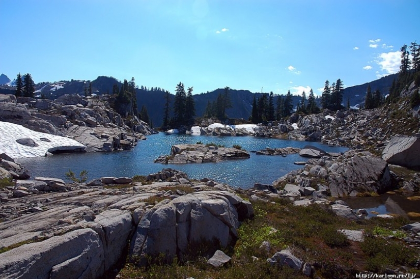 USA: Lakes and Waterfalls of the Foss River Valley USA: Lakes and Waterfalls of the Foss River Valley