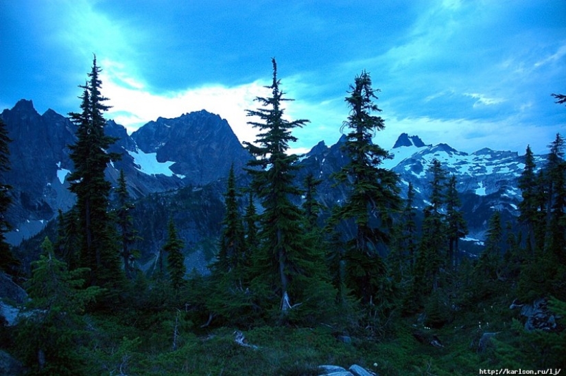 USA: Lakes and Waterfalls of the Foss River Valley USA: Lakes and Waterfalls of the Foss River Valley