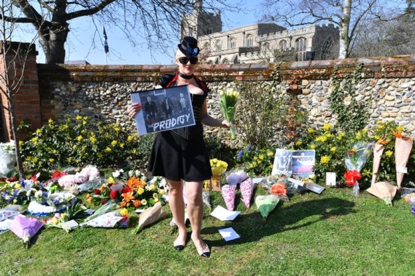 Velorio de borrachos: funeral del líder de la banda "The Prodigy" Keith Flint terminó con una ruidosa fiesta