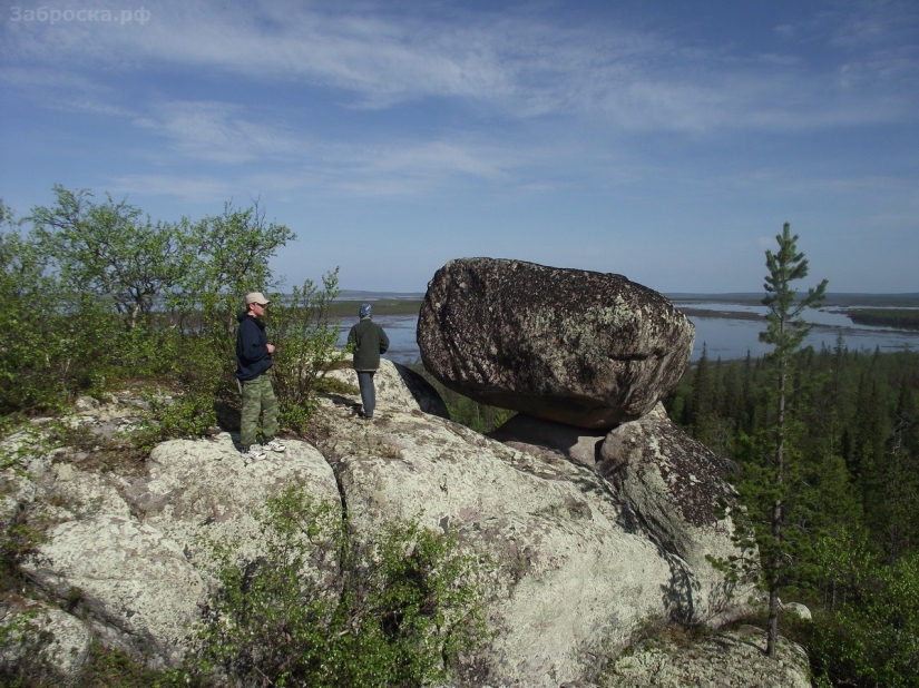 Viaje a la tierra de la Piedra Voladora