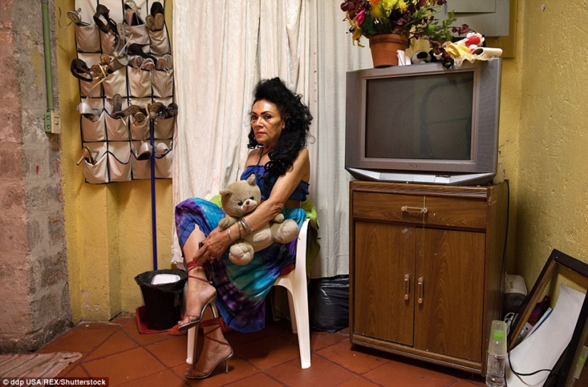 Viejos regaños: ¿dónde terminan las prostitutas mexicanas que se han vuelto demasiado mayores para la profesión