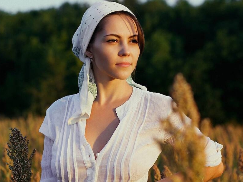 Village beauties: 30 sultry photos