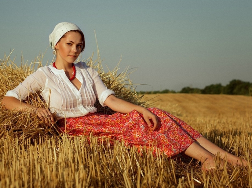 Village beauties: 30 sultry photos