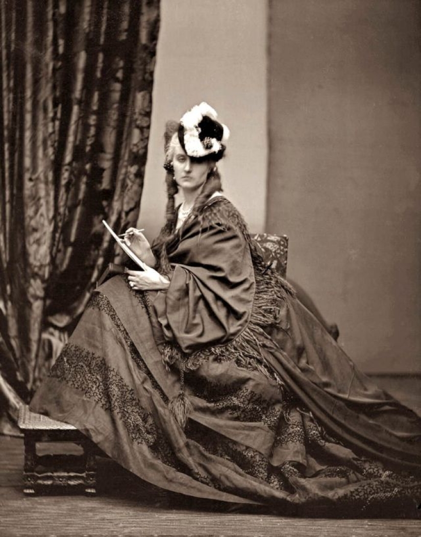 Virginia Oldoini — Countess, mistress of the Emperor and the first model of the XIX century Virginia Oldoini — Countess, mistress of the Emperor and the first model of the XIX century
