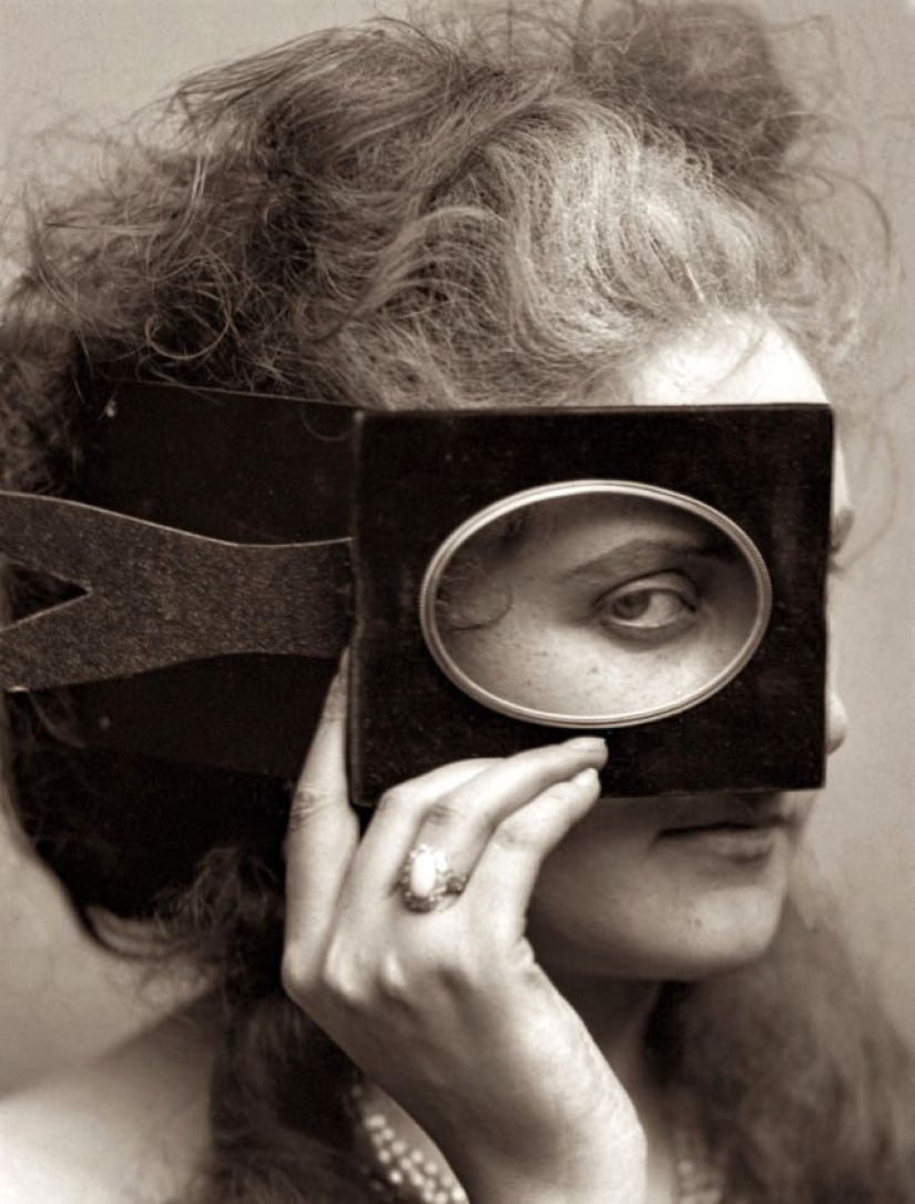 Virginia Oldoini — Countess, mistress of the Emperor and the first model of the XIX century Virginia Oldoini — Countess, mistress of the Emperor and the first model of the XIX century