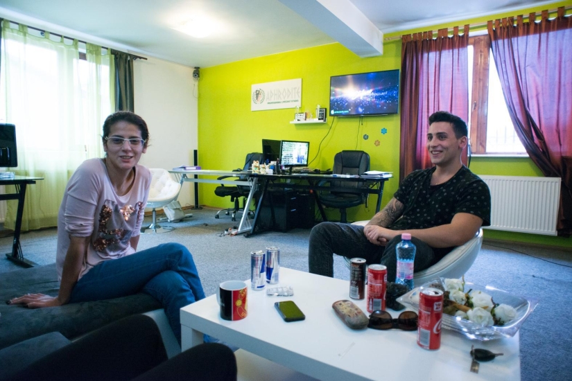 Virtual sex workers: how the webcam business works in Romania