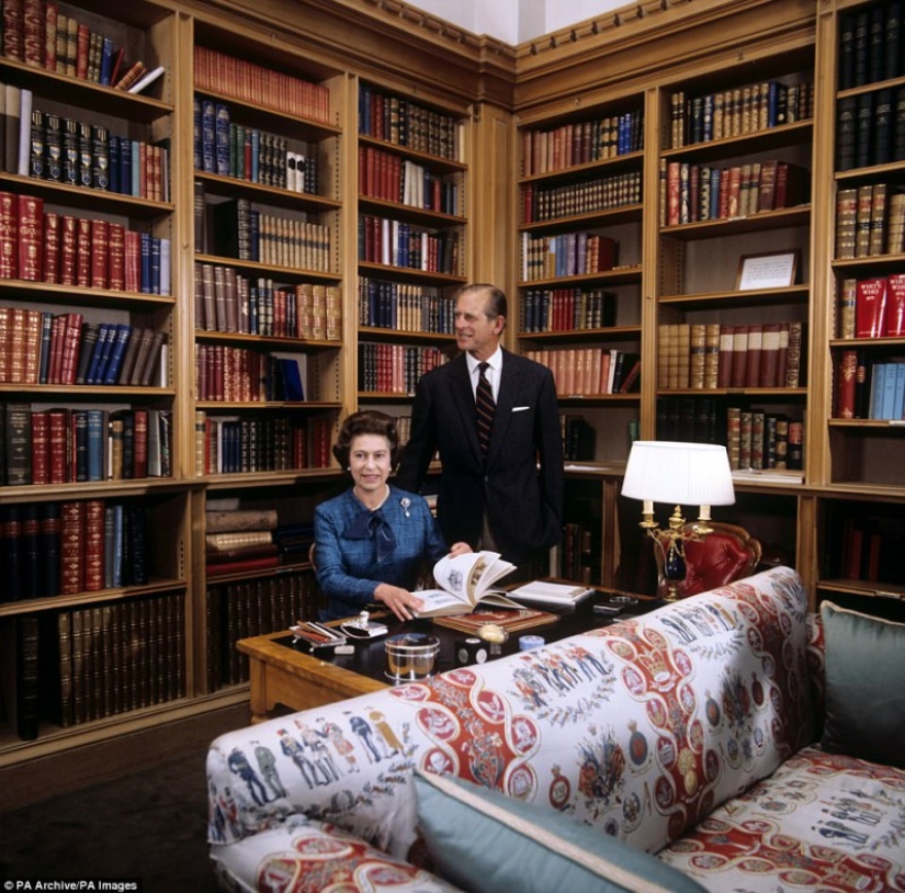 Visiting the British Queen: it seems that time has stopped here Visiting the British Queen: it seems that time has stopped here