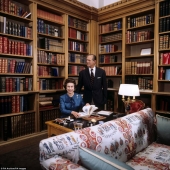 Visiting the British Queen: it seems that time has stopped here