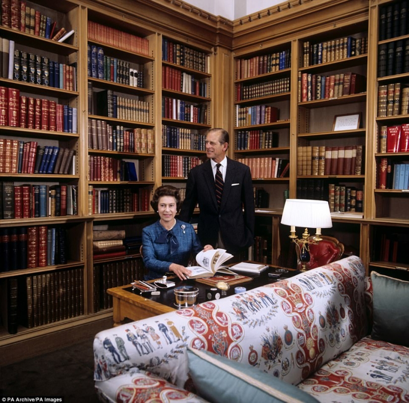 Visiting the British Queen: it seems that time has stopped here Visiting the British Queen: it seems that time has stopped here