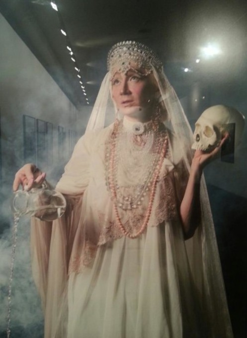 Vladislav Mamyshev-Monroe — images and paintings of the first Russian performance artist