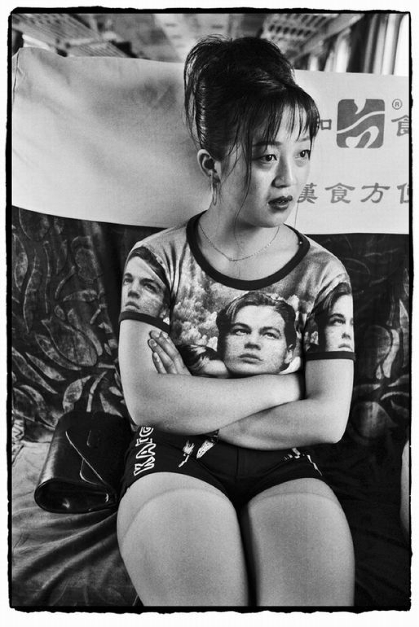 Wang Fuchun and his famous photo series "The Chinese on the train"