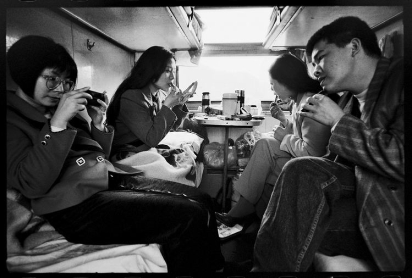 Wang Fuchun and his famous photo series "The Chinese on the train"