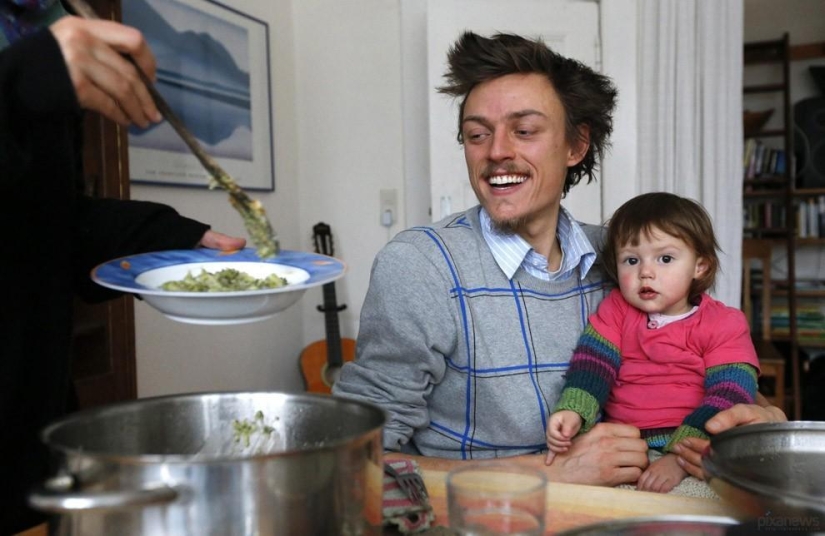 We feed from the garbage, and you?