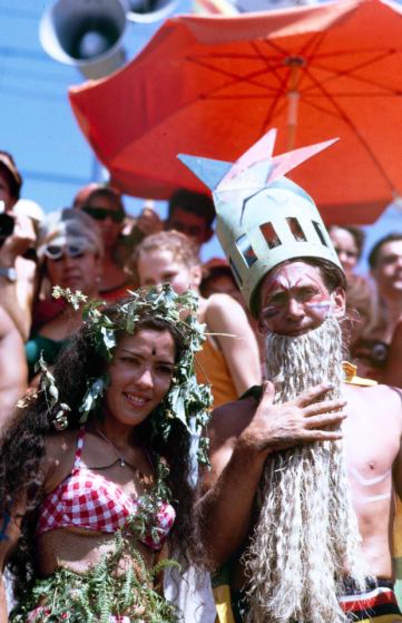 We give over the plan: Soviet youth of the 60s We give over the plan: Soviet youth of the 60s