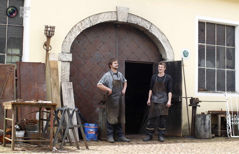 Weapons for the Vatican Weapons for the Vatican