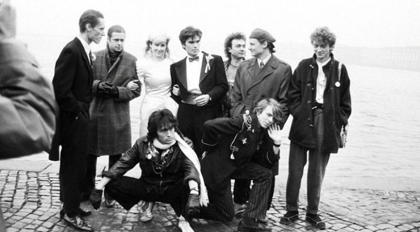 Wedding photos of Soviet rock musicians