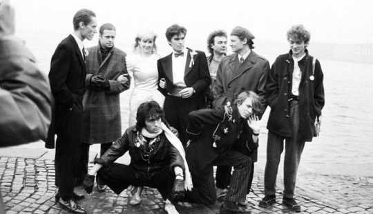 Wedding photos of Soviet rock musicians