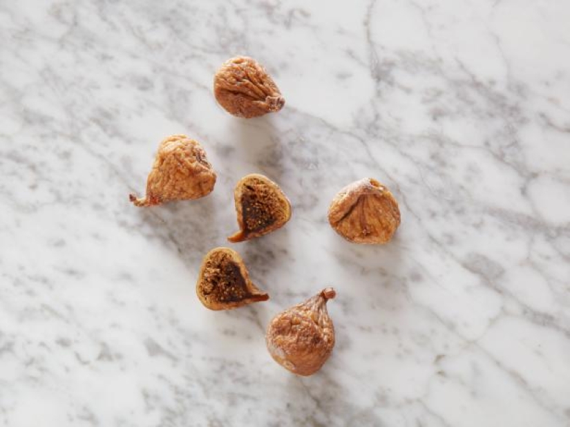 What 100 calories in portions of healthy and healthy food look like