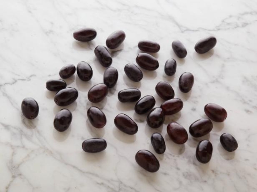 What 100 calories in portions of healthy and healthy food look like