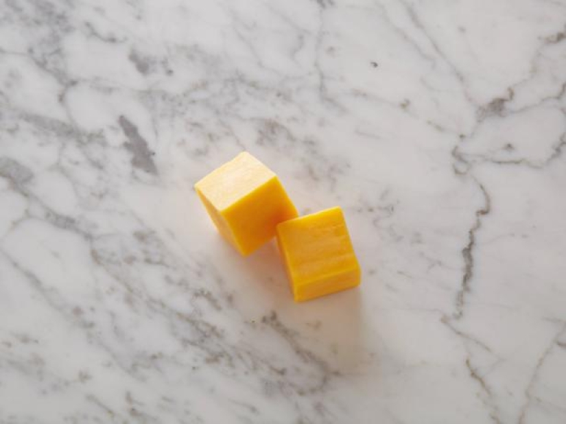 What 100 calories in portions of healthy and healthy food look like