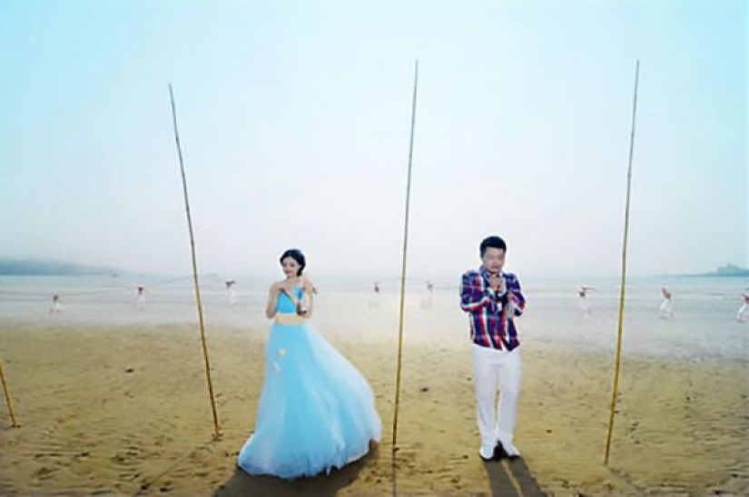 What a twist! After five years of marriage, the husband saw himself in a childhood picture of his wife What a twist! After five years of marriage, the husband saw himself in a childhood picture of his wife