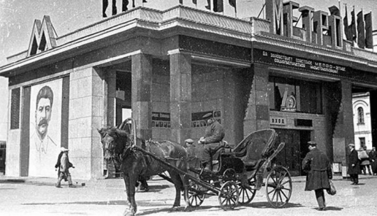 What did the first motorists wear