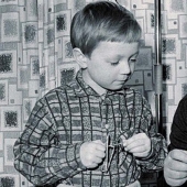 What do the children and grandchildren of Soviet movie and pop stars do