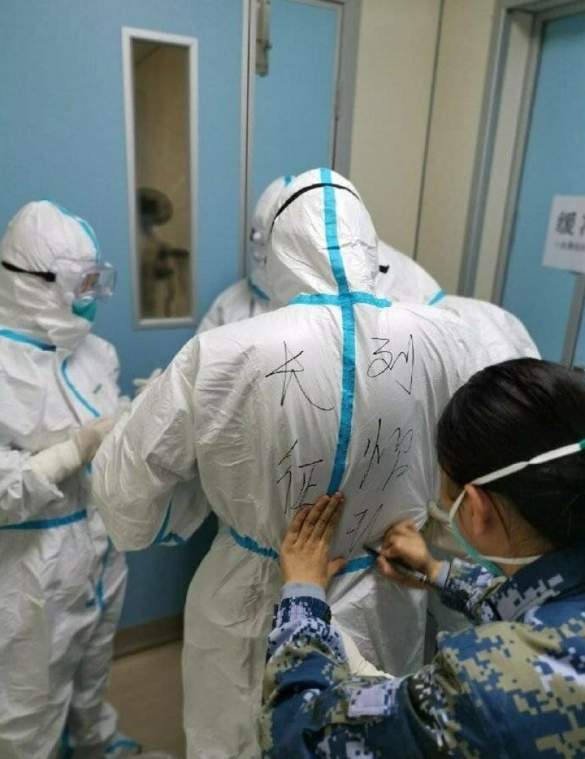 What do the faces of Chinese doctors look like at the end of a work shift