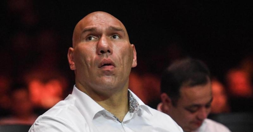 What do the wife and children of the politician and boxer Nikolai Valuev look like What do the wife and children of the politician and boxer Nikolai Valuev look like