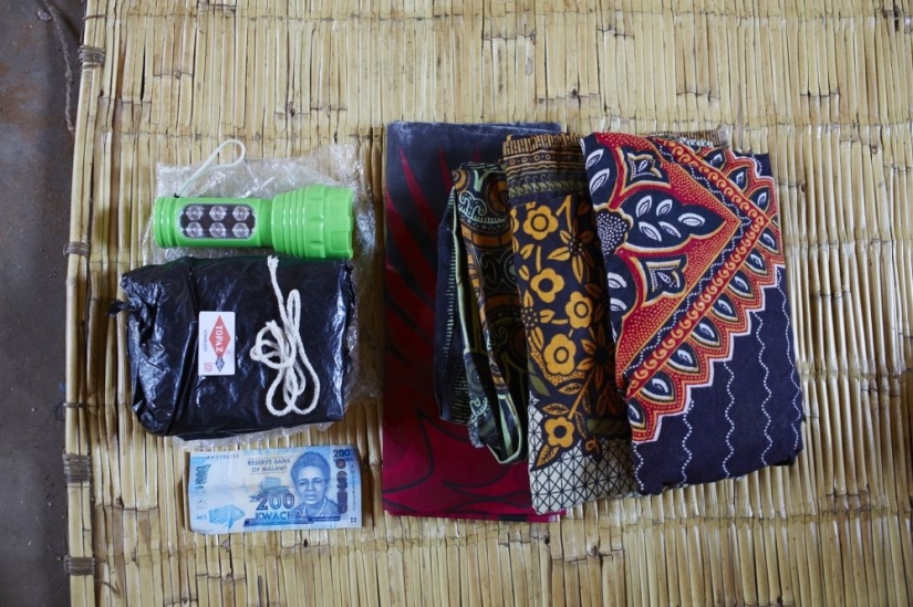 What do women from different countries of the world take with them to the maternity hospital