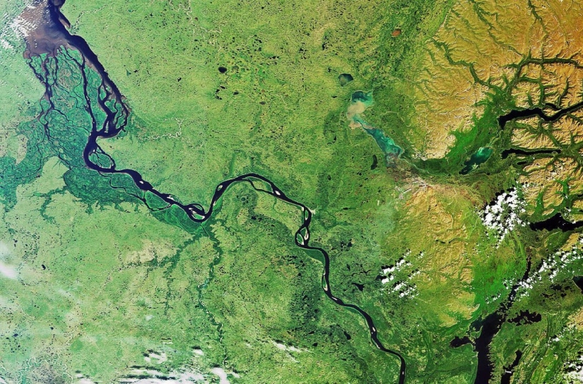 What does Russia look like from space?