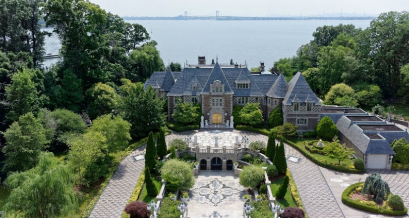 What does the house of a billionaire who emigrated from the USSR look like, worth $ 85 million What does the house of a billionaire who emigrated from the USSR look like, worth $ 85 million