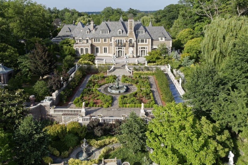 What does the house of a billionaire who emigrated from the USSR look like, worth $ 85 million What does the house of a billionaire who emigrated from the USSR look like, worth $ 85 million