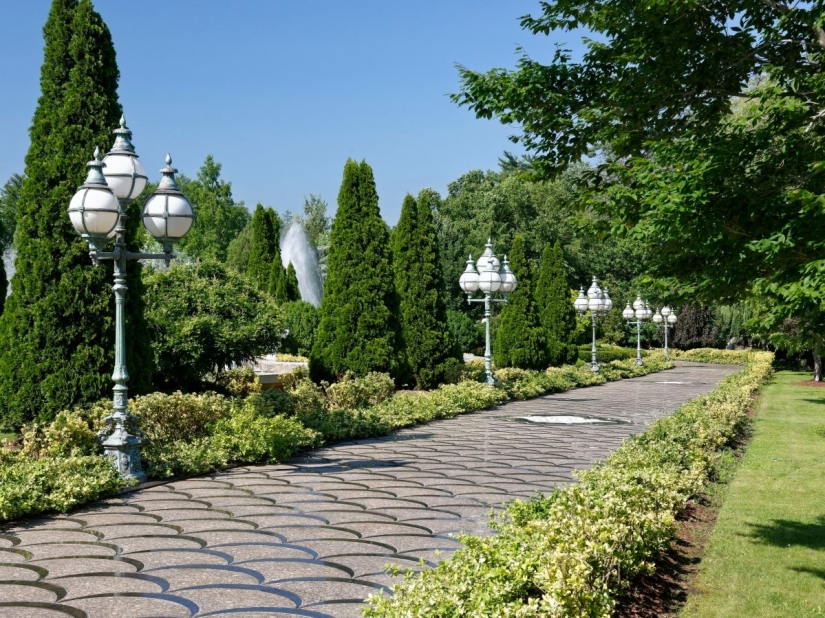 What does the house of a billionaire who emigrated from the USSR look like, worth $ 85 million What does the house of a billionaire who emigrated from the USSR look like, worth $ 85 million