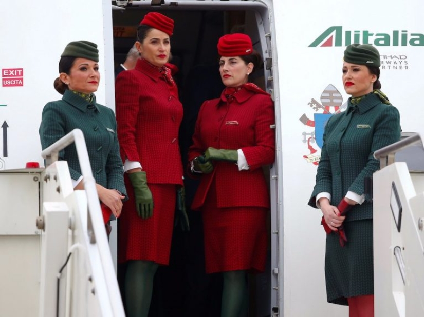 What does the uniform of flight attendants look like in different airlines What does the uniform of flight attendants look like in different airlines