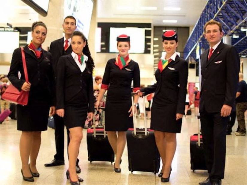 What does the uniform of flight attendants look like in different airlines What does the uniform of flight attendants look like in different airlines