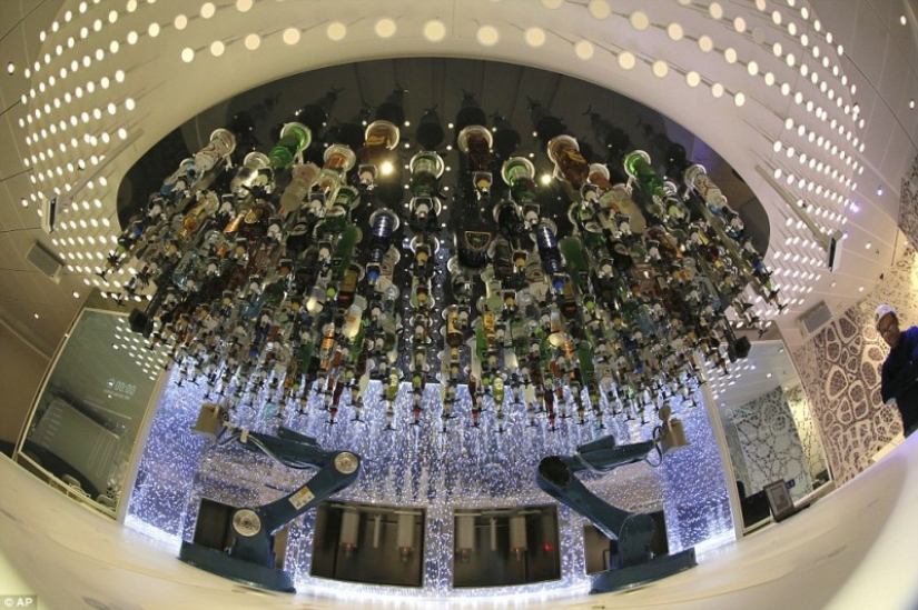 What does the world's largest cruise ship "Symphony of the Seas" look like What does the world's largest cruise ship "Symphony of the Seas" look like