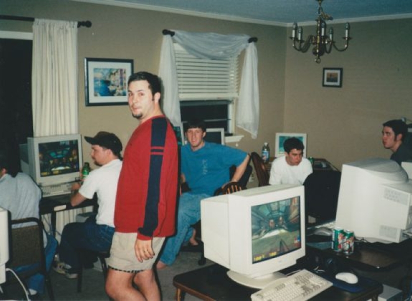 What is so ancient that only Internet veterans can remember? What is so ancient that only Internet veterans can remember?