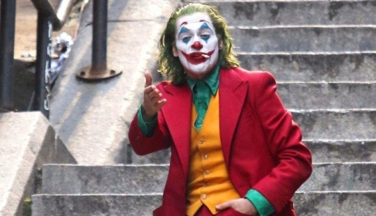 What kind of mental deviation can be caused by the Joker's laughter