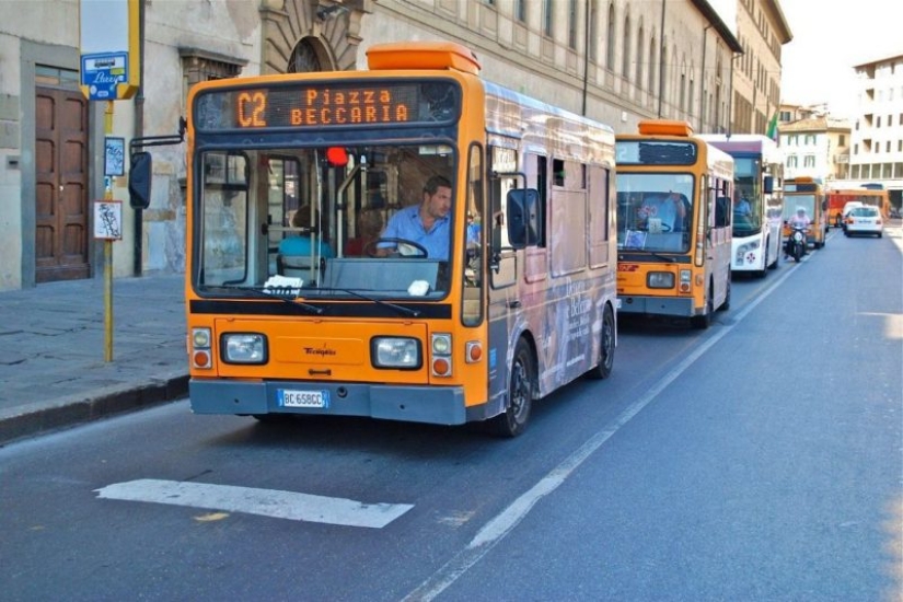 What should tourists avoid in Italy? 13 facts