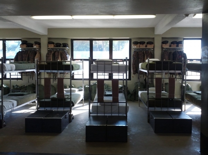 What the barracks look like, where the US Marines live and train