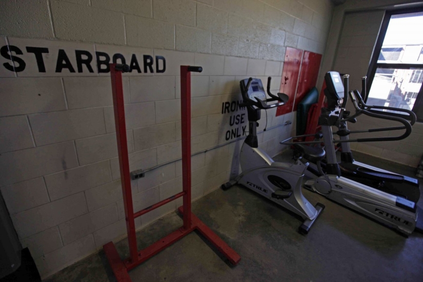 What the barracks look like, where the US Marines live and train