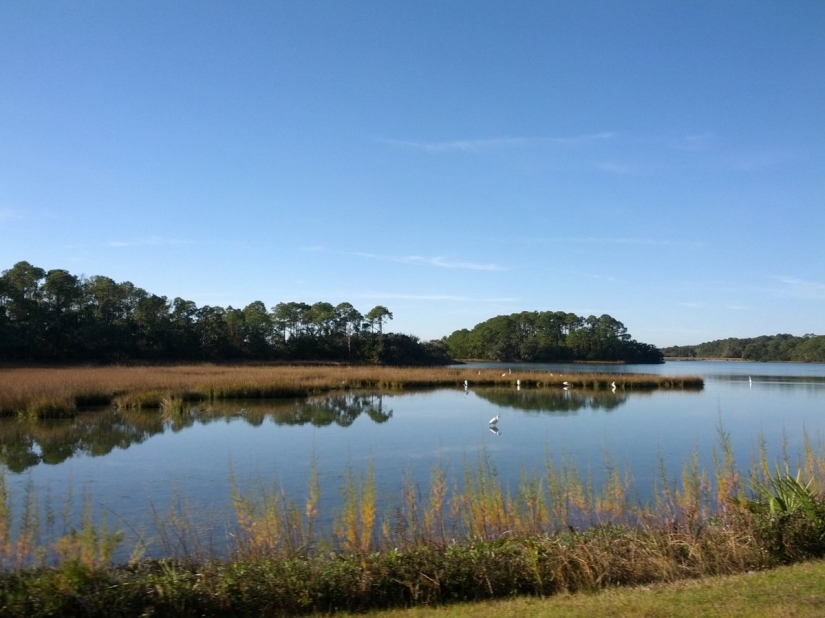 What the barracks look like, where the US Marines live and train